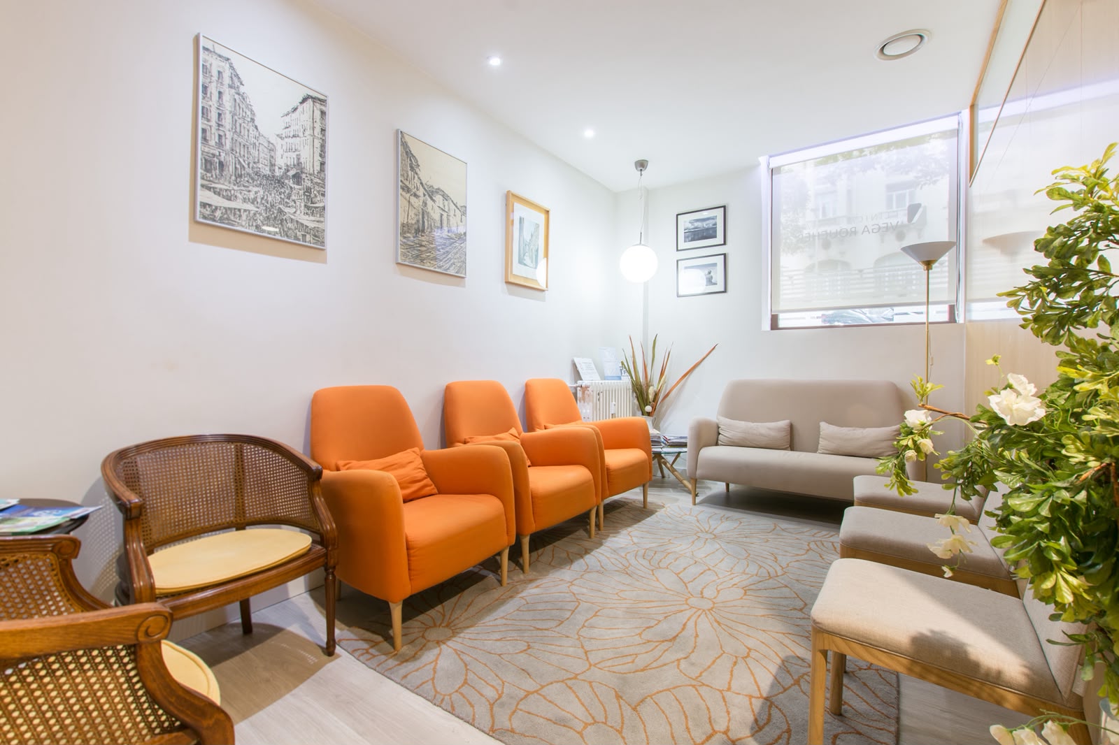 Sala de espera con butacas